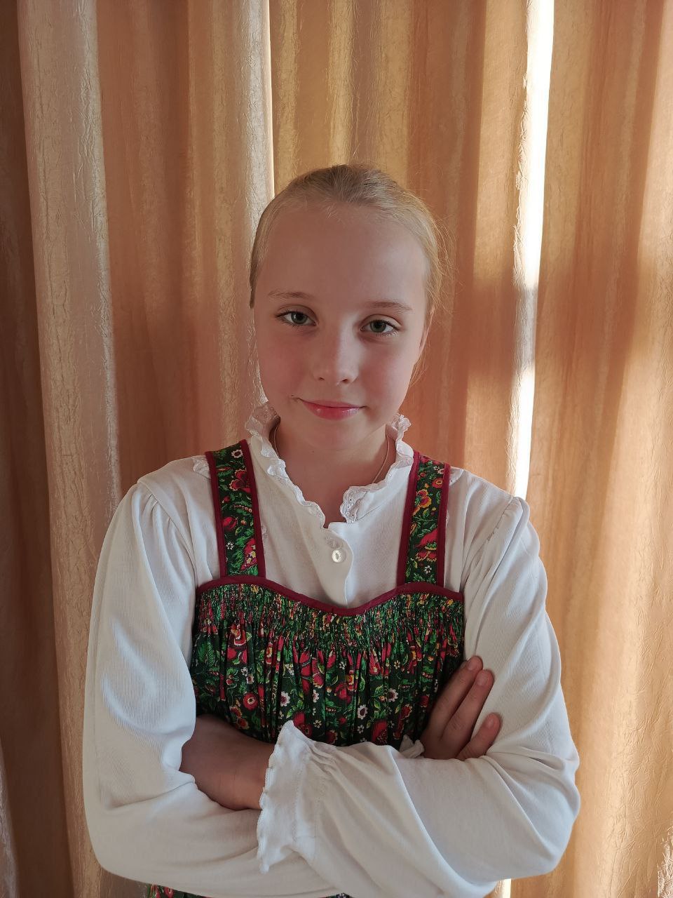 По звездному таланту.