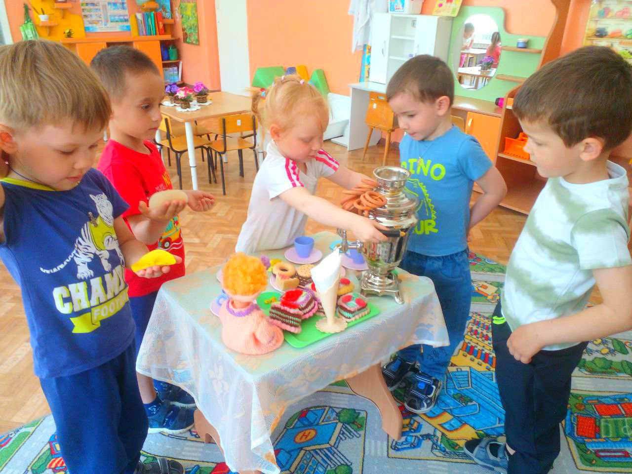 Занятия для самых маленьких.